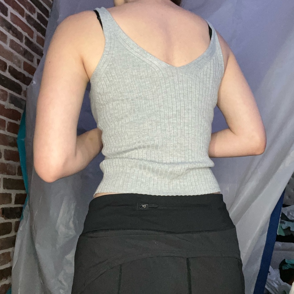 Super Cute Ribbed Gray Tank - Picture 4 of 4